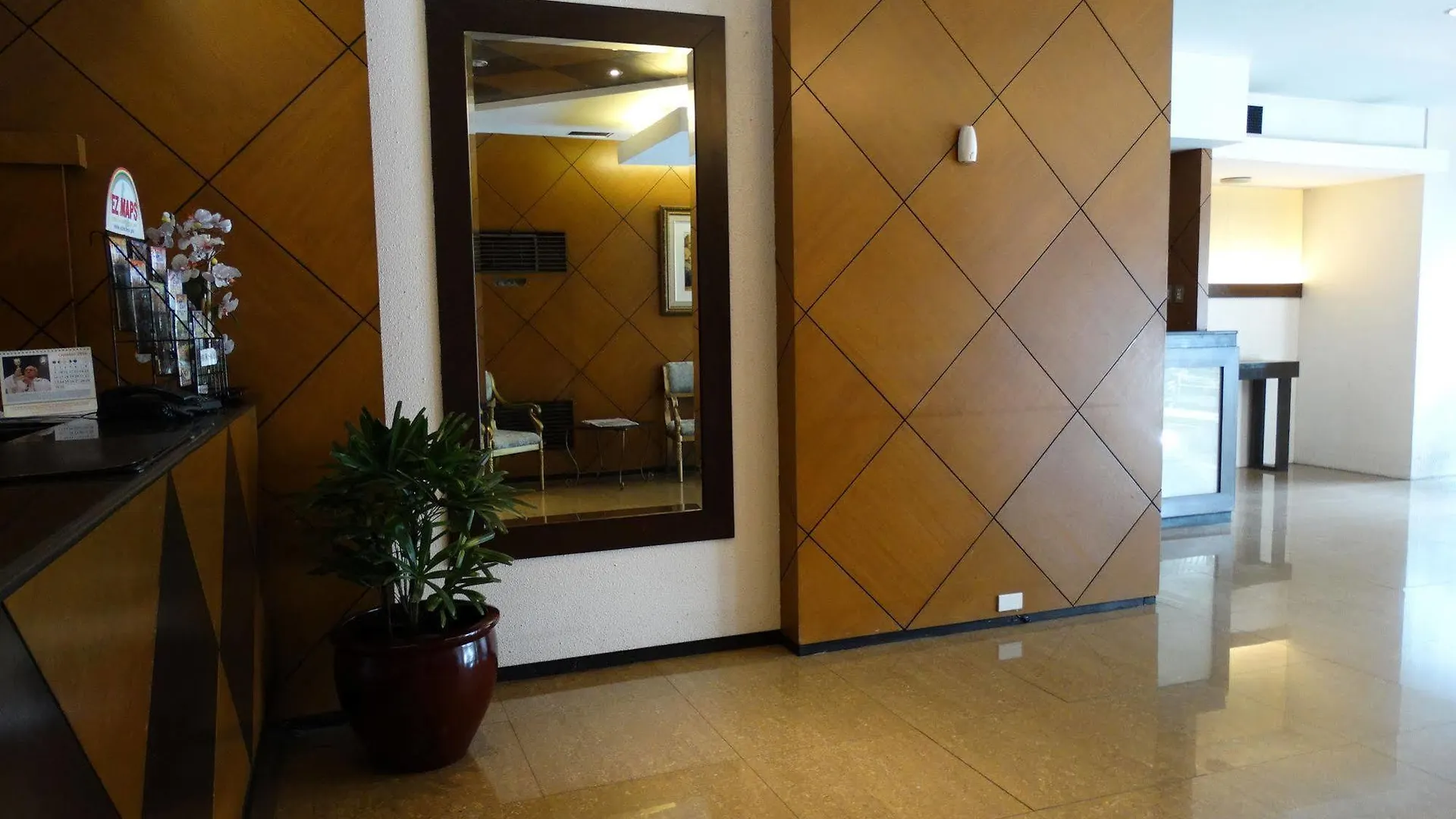 Paragon Tower Hotel Manille