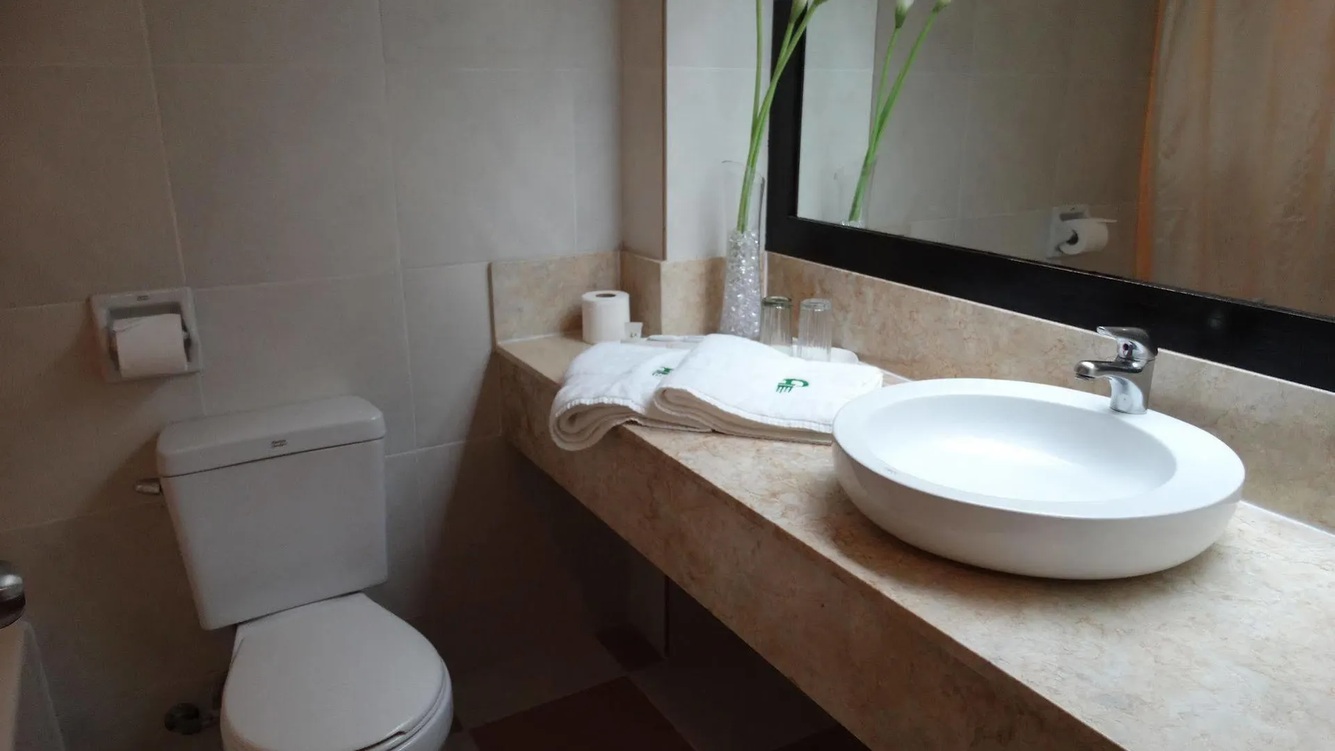 Paragon Tower Hotel Manille 2*,