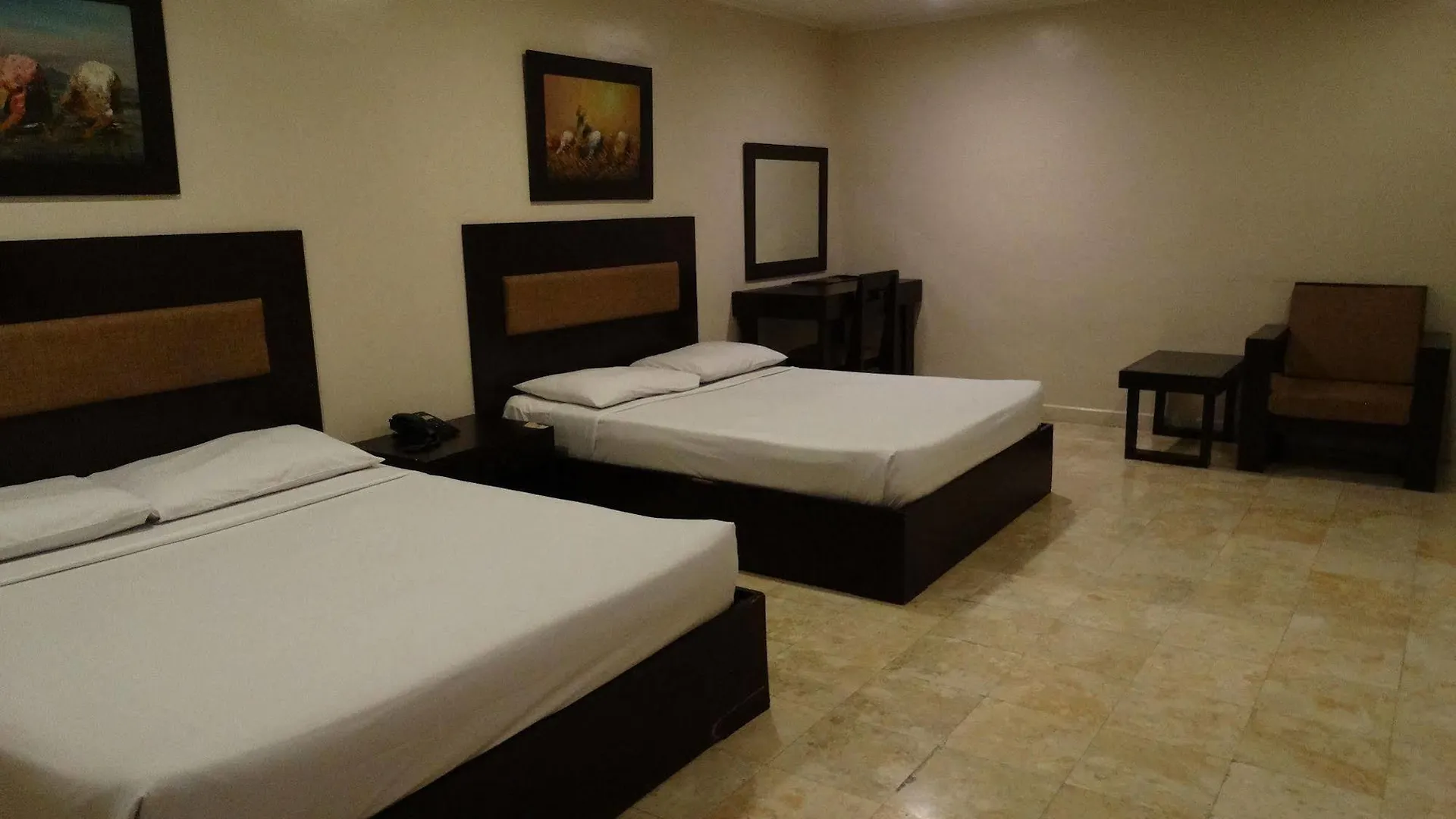 Paragon Tower Hotel Manille