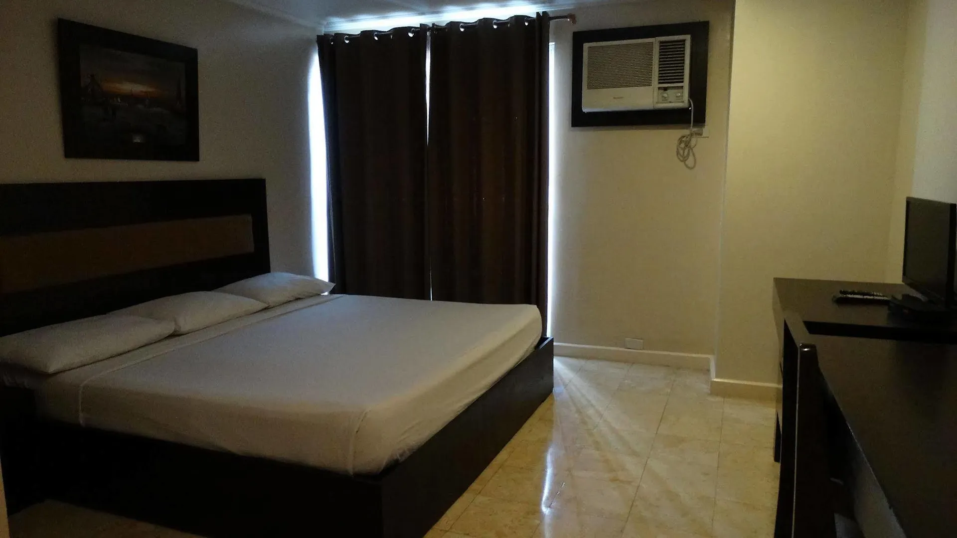 Paragon Tower Hotel Manille 2*,