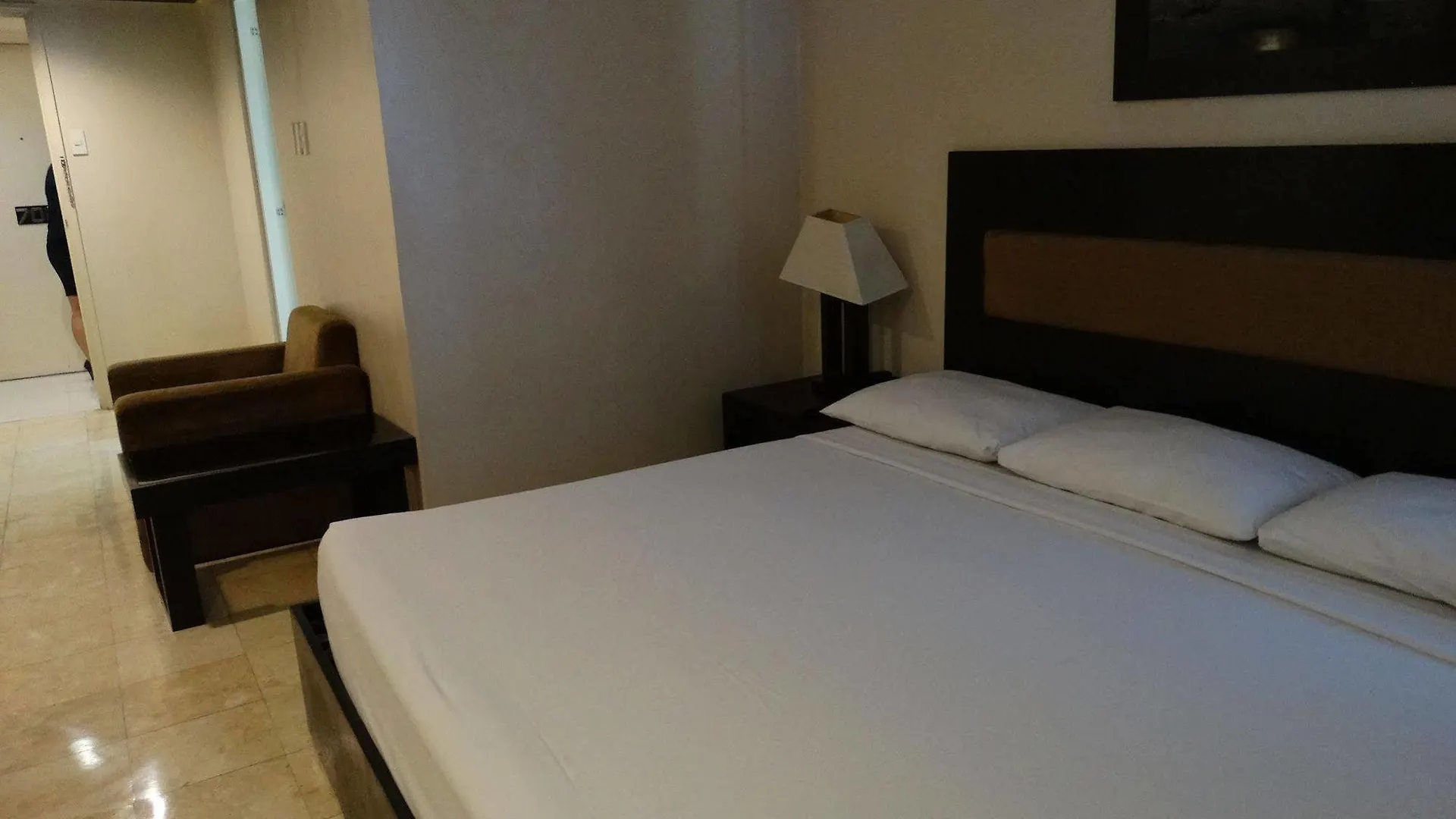 Paragon Tower Hotel Manille 2*,  Philippines