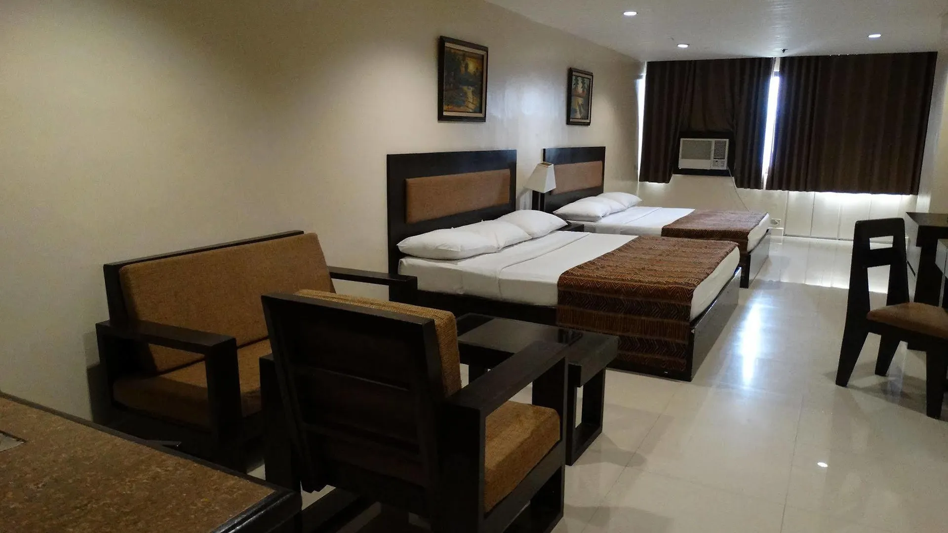 **  Paragon Tower Hotel Manille Philippines