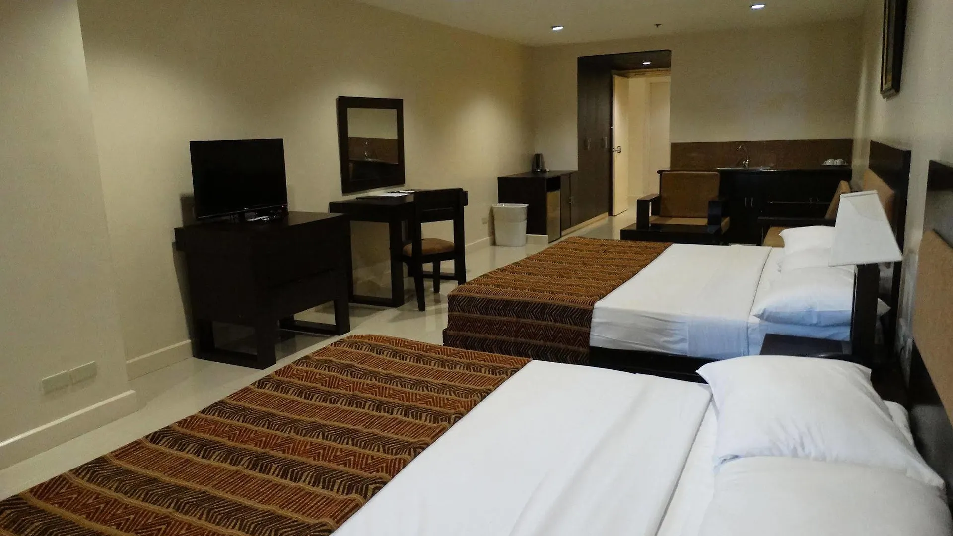 Paragon Tower Hotel Manille