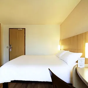 Ibis Tour Eiffel Cambronne 15eme Fransa