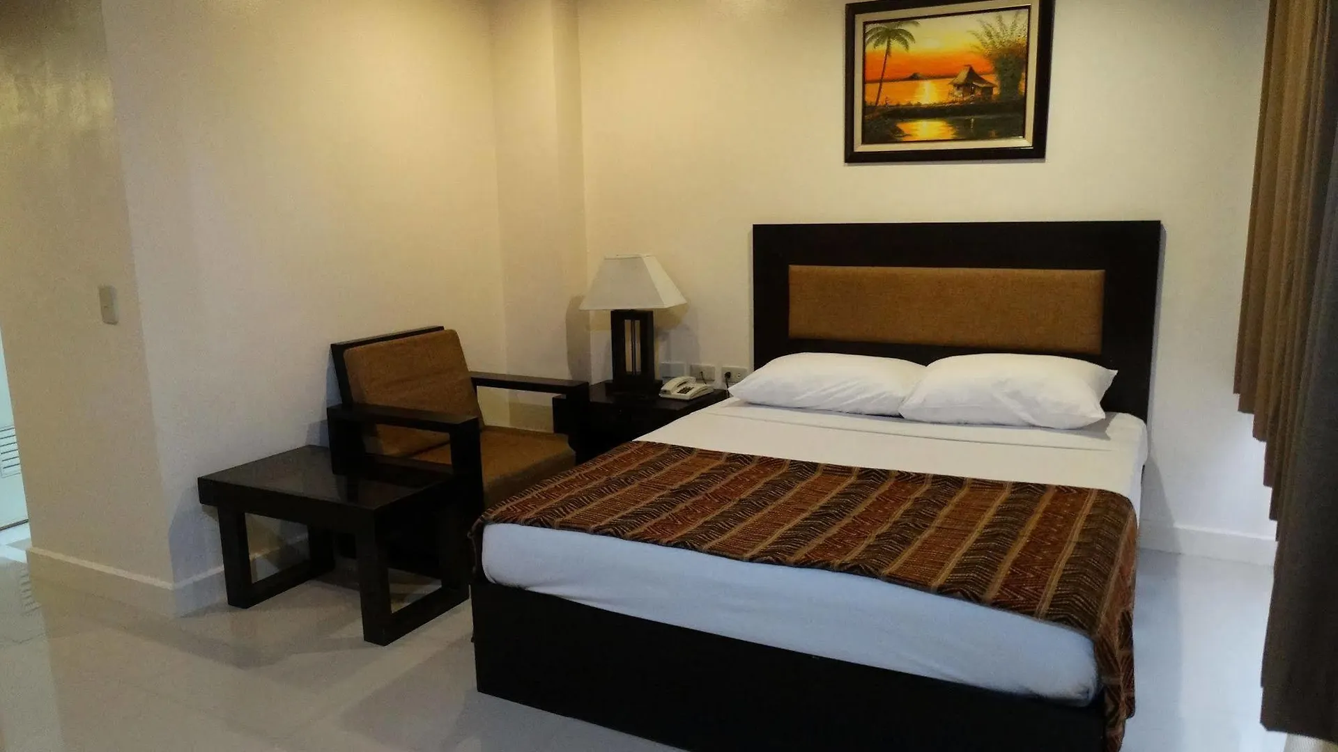 Paragon Tower Hotel Manila